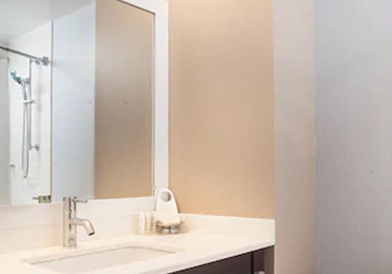 חדר משפחתי, Okyeon Jeongsa