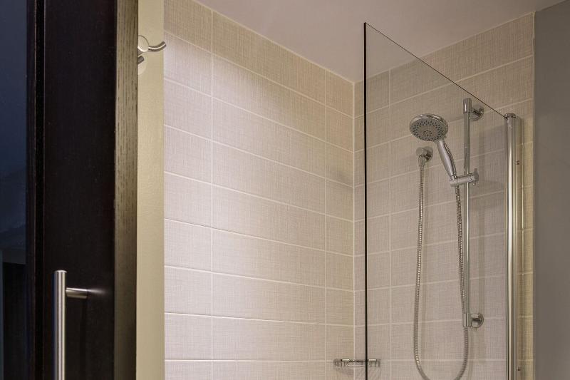 חדר משפחתי, Okyeon Jeongsa