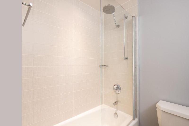 חדר משפחתי, Okyeon Jeongsa