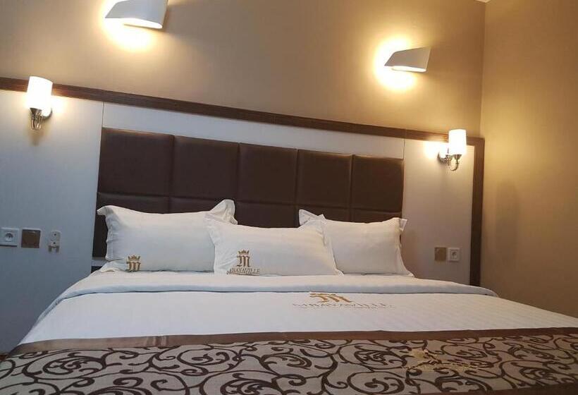 غرفة ديلوكس, Mbayaville