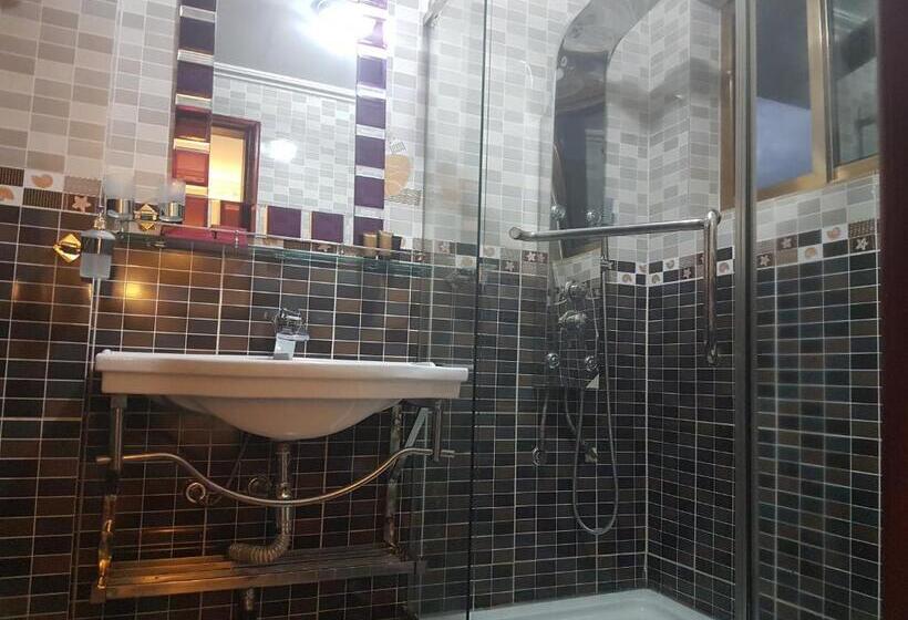 غرفة ديلوكس, Mbayaville