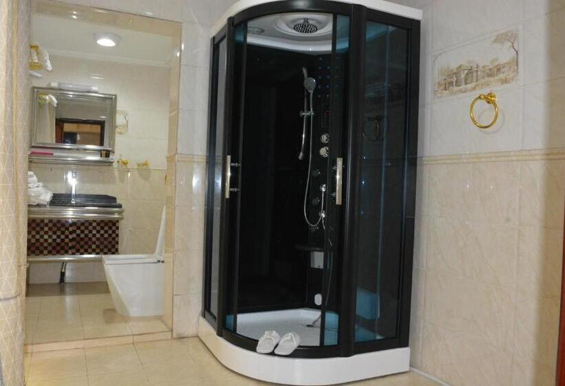 اتاق اکونومی, Mbayaville