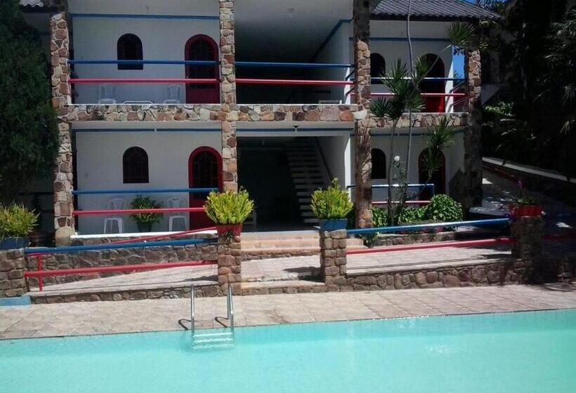 スタンダード4人部屋, Otellin Triumph