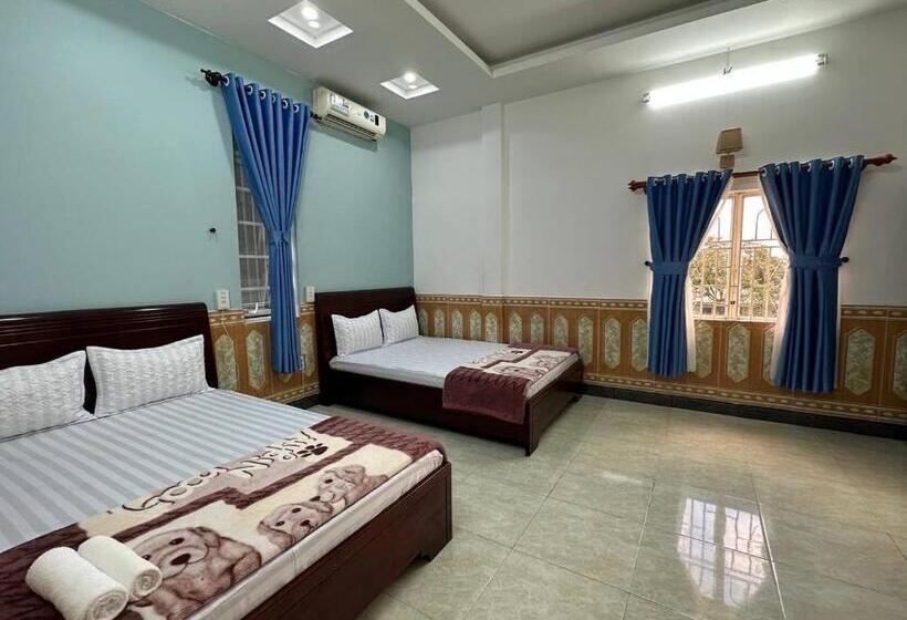 اتاق استاندارد چهار تخته, Tien Dat Motel