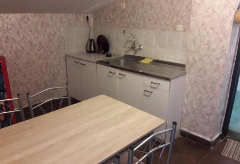 اتاق استاندارد, Tabasko