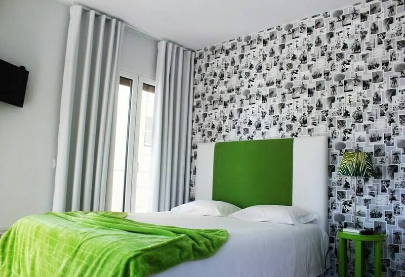 غرفة ديلوكس مطلّة علي البحر مزوَّدة بشُرفة, By The Sea