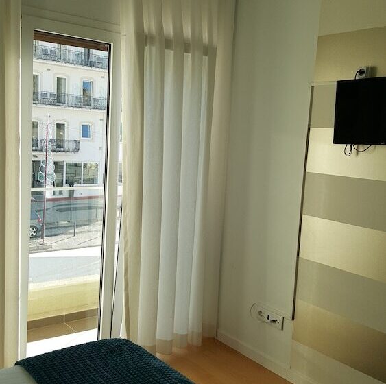 غرفة سوبيريور مطلّة علي البحر مزودة بشُرفة, By The Sea