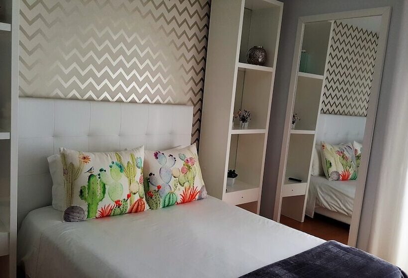 غرفة سوبيريور مطلّة علي البحر مزودة بشُرفة, By The Sea