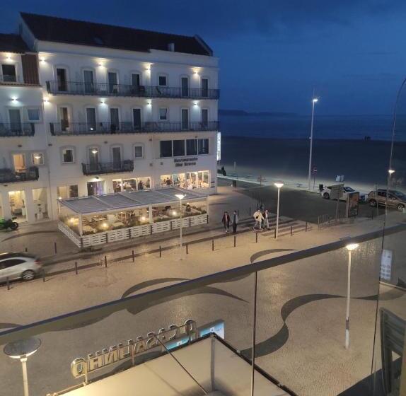 غرفة سوبيريور مطلّة علي البحر مزودة بشُرفة, By The Sea