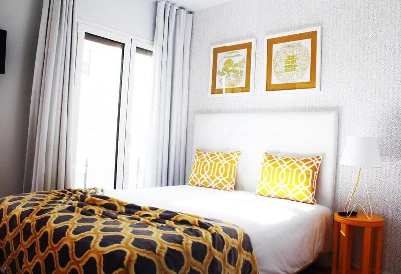 غرفة ديلوكس مطلّة علي البحر مزوَّدة بشُرفة, By The Sea