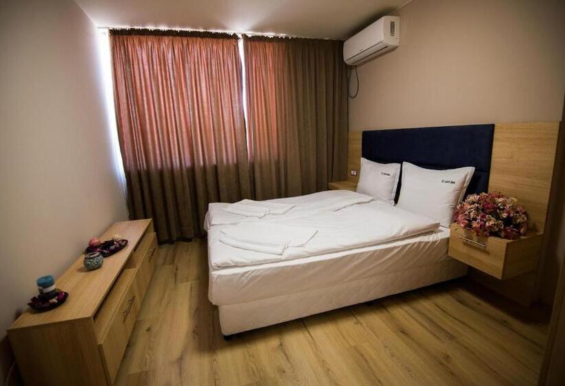 ２ベッドルームアパートメント, Court Inn