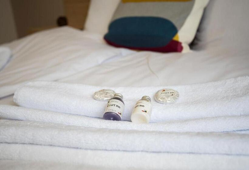 ２ベッドルームアパートメント, Court Inn