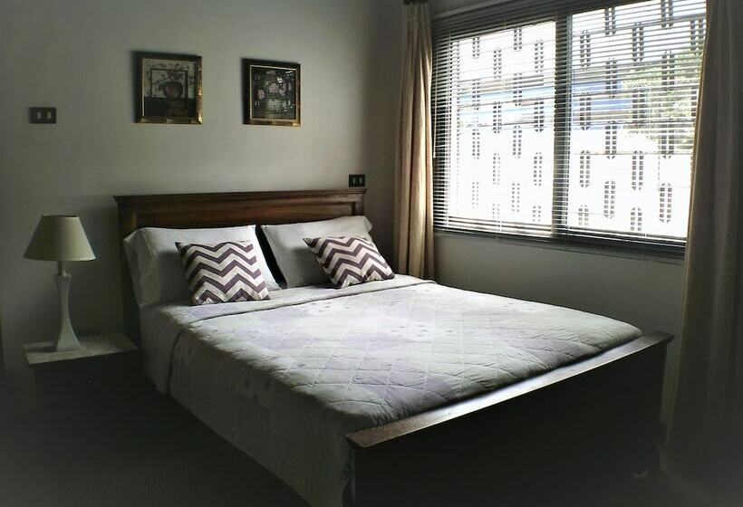 标准单人间, Lavender Lodge