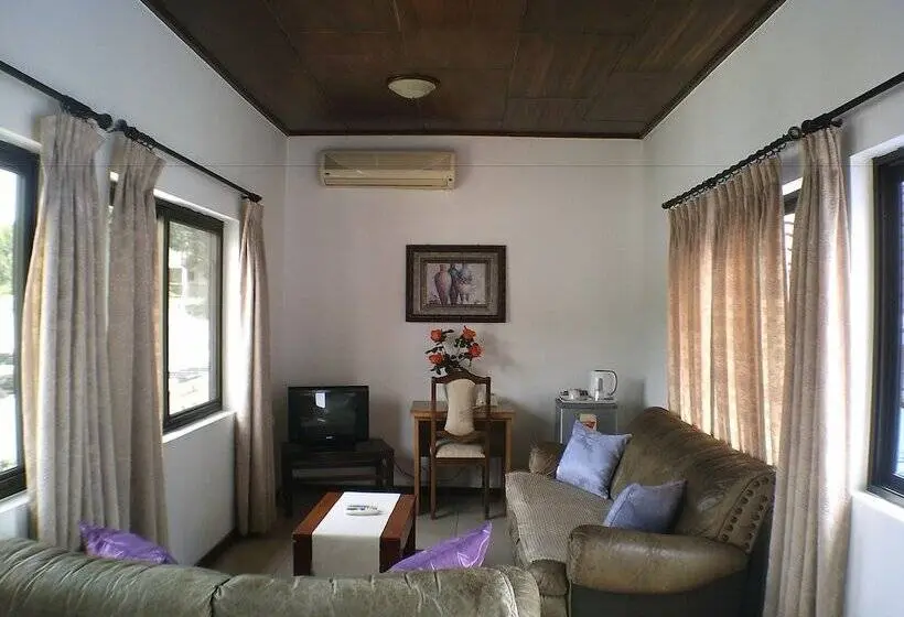 سوییت اجرایی, Lavender Lodge