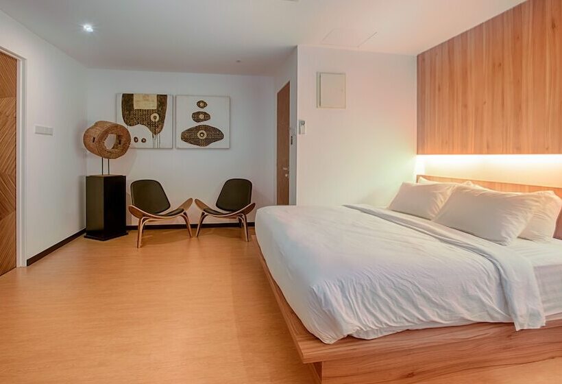 غرفة عائلية, Lot 33 Boutique