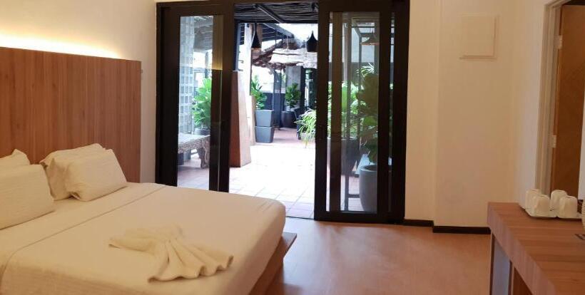 اتاق سوپریور خانوادگی, Lot 33 Boutique