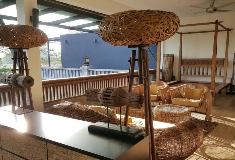 جناح إدارى, Lot 33 Boutique