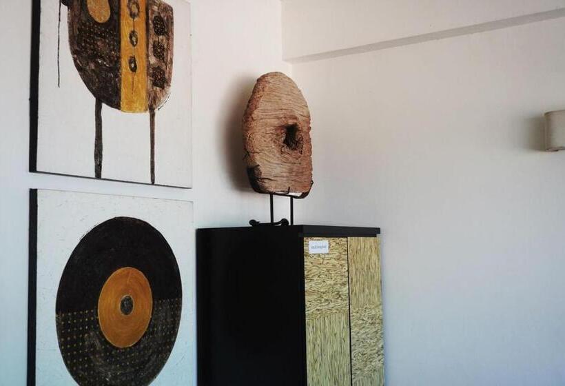 جناح دوبلكس, Lot 33 Boutique