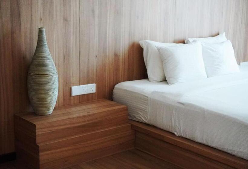 جناح دوبلكس, Lot 33 Boutique