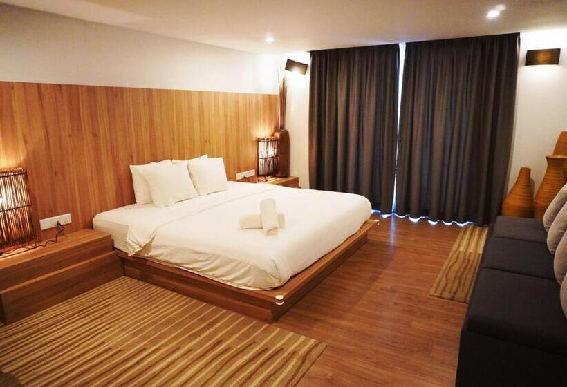 جناح جونيور مزوَّد بشرفة, Lot 33 Boutique