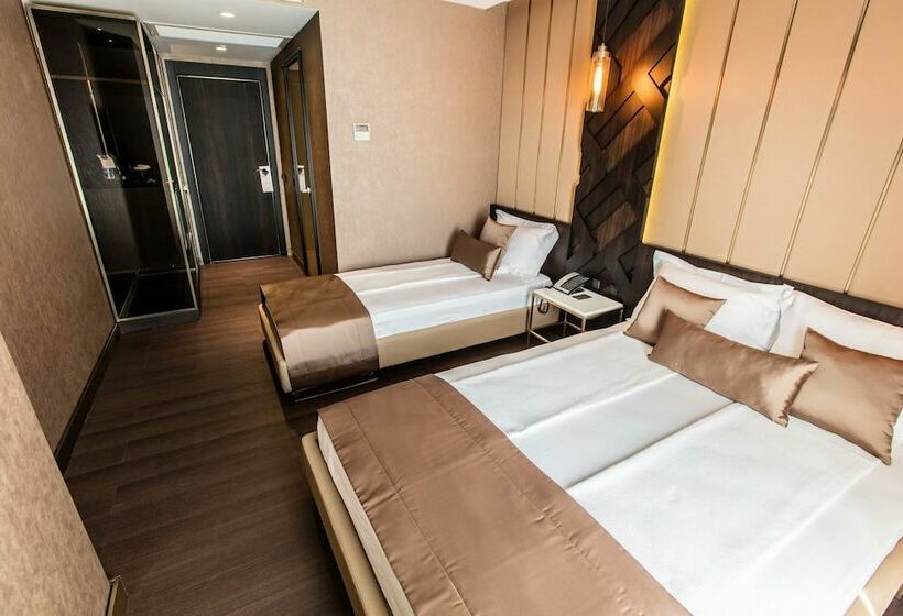 اتاق لوکس, The Wyspy