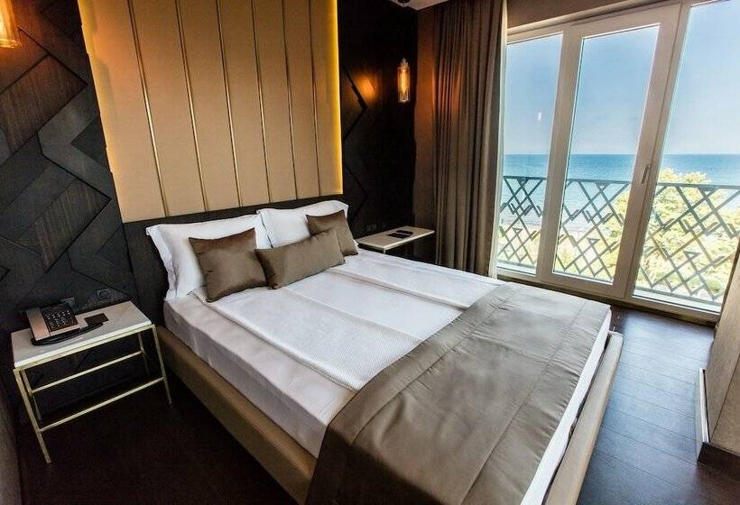 اتاق لوکس, The Wyspy