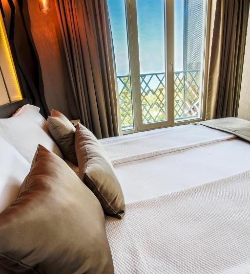 اتاق لوکس, The Wyspy