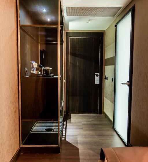 اتاق استاندارد سه نفره, The Wyspy