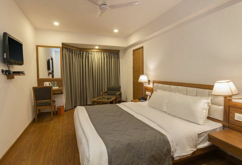 Quarto Superior, Country Inn Premier Pacific Mall Road Mussoorie