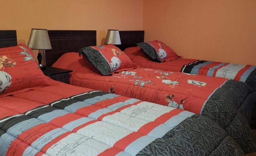 غرفة قياسية ثلاثية, Hostal Nataly