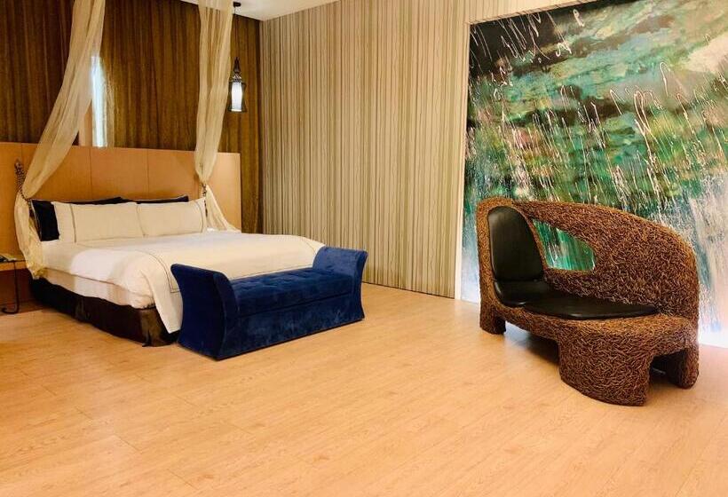 اتاق لوکس, Her Home Spa Motel Chiayi