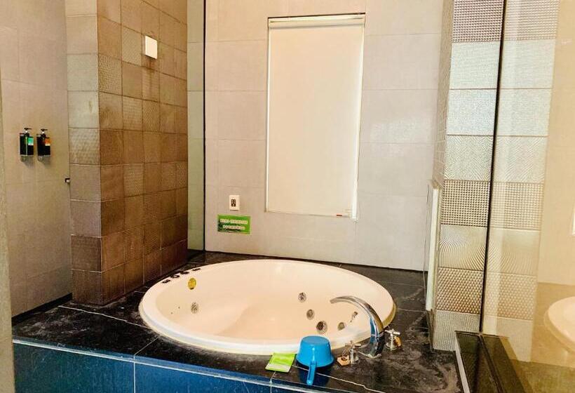 اتاق اکونومی, Her Home Spa Motel Chiayi