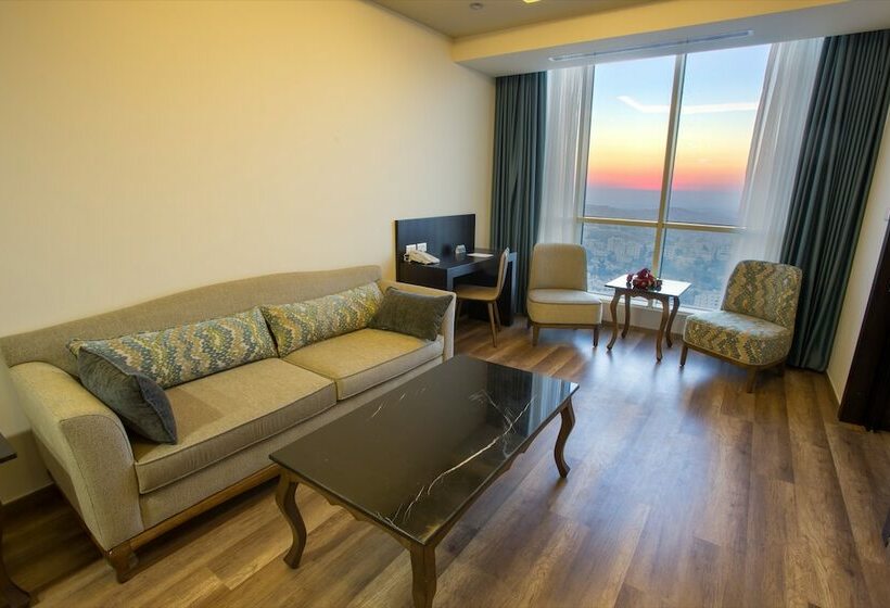 سوییت اجرایی, Carmel