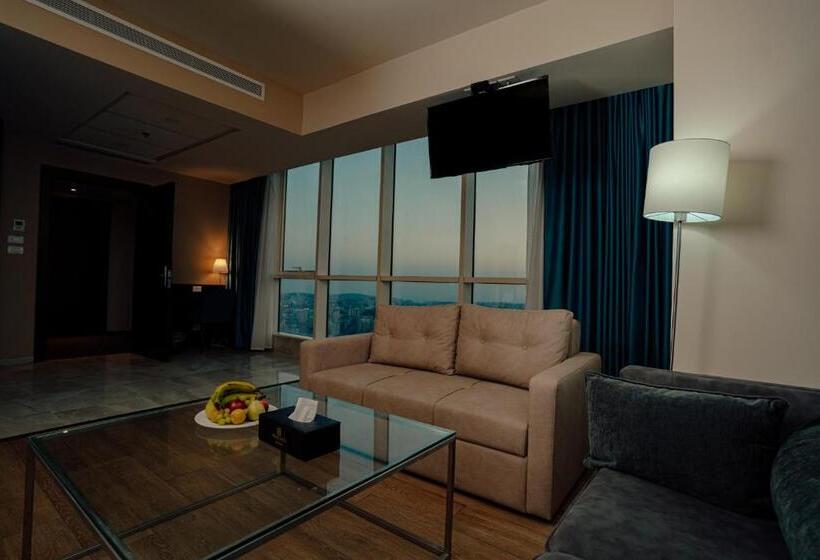 اتاق لوکس, Carmel