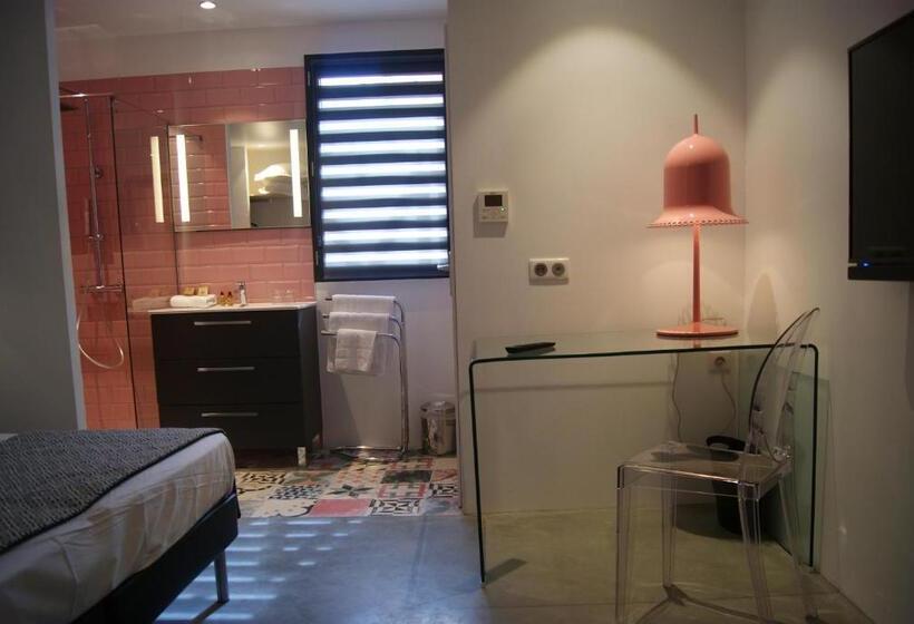 Трехместный Номер Superior, Contact Hôtel Le Minervois   Hôtel & Restaurant Au Nord De Carcassonne
