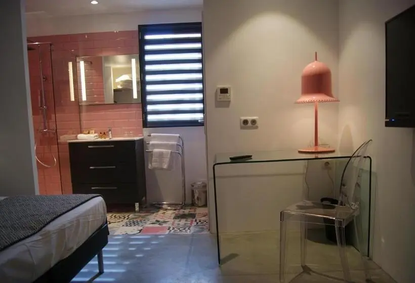 Superior Kolmen Hengen Huone, Contact Hôtel Le Minervois Hôtel & Restaurant Au Nord De Carcassonne