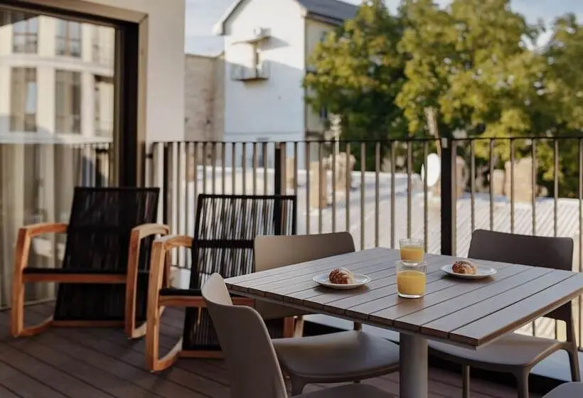 سوئیت جونیور با تراس, Il Decameron Luxury Design