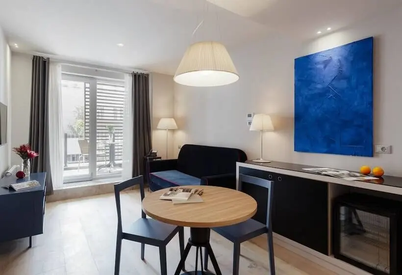 سوئیت جونیور با تراس, Il Decameron Luxury Design