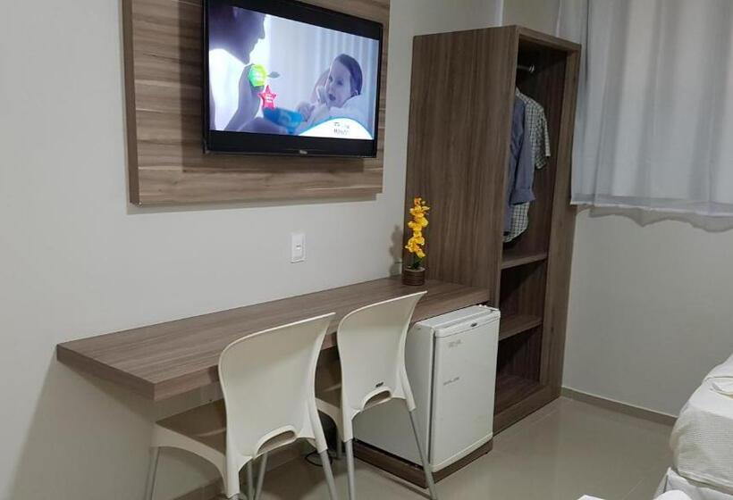 スタンダードトリプルルーム, Max