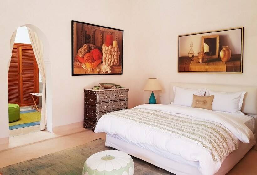 سوییت جونیور, Palais Claudio Bravo