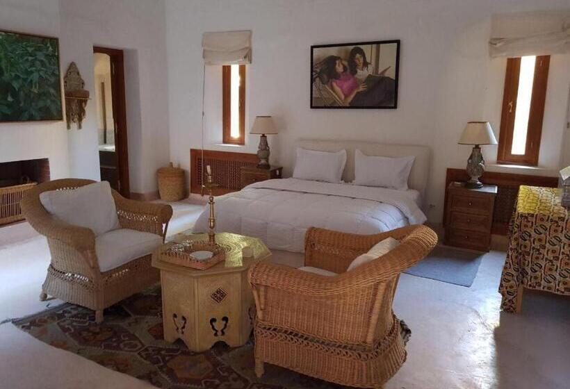 سوییت جونیور, Palais Claudio Bravo