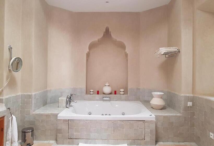 سوییت خانوادگی, Palais Claudio Bravo