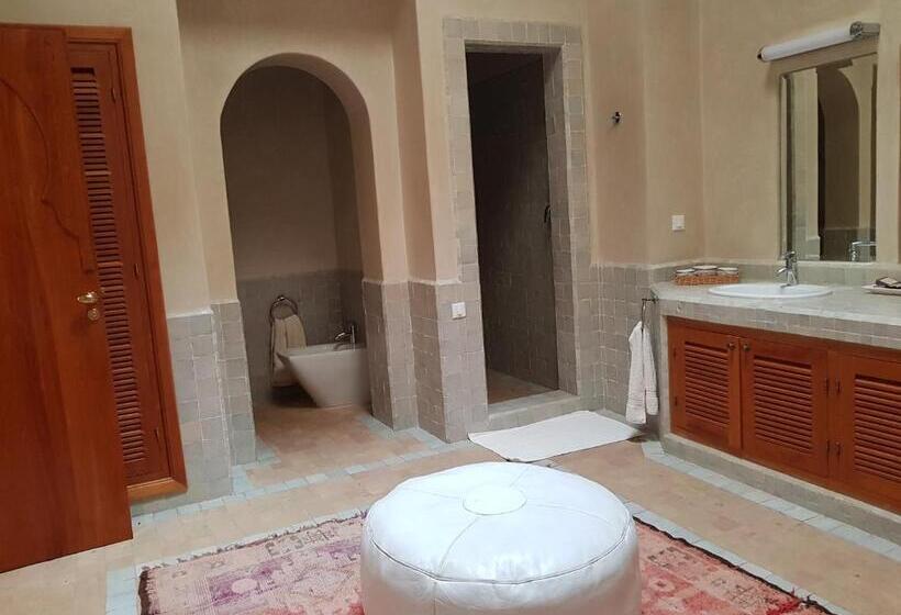 سوییت خانوادگی, Palais Claudio Bravo