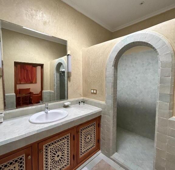 سوییت جونیور, Palais Claudio Bravo