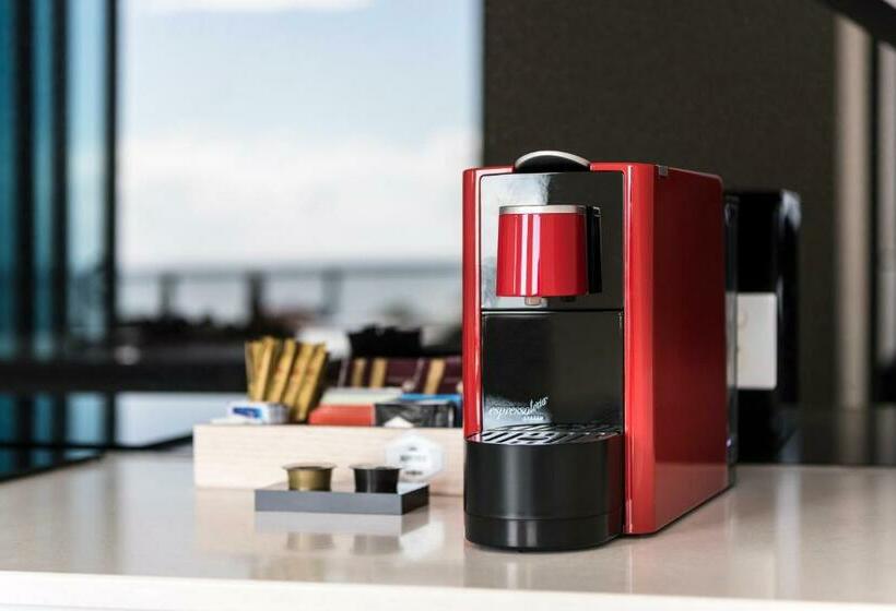 Penthouse Suite, Ramada By Wyndham Vetroblu Scarborough Beach