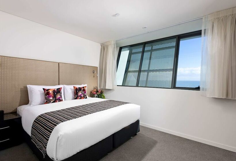 Penthouse Suite, Ramada By Wyndham Vetroblu Scarborough Beach