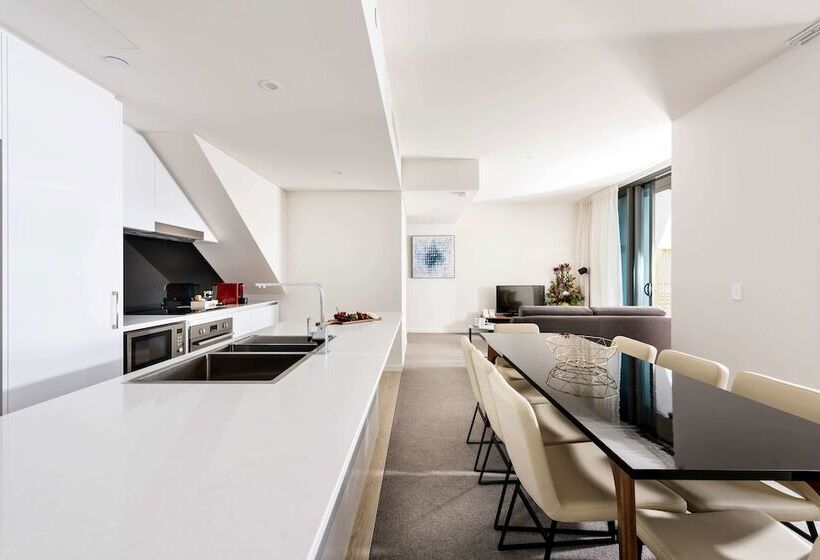 سوئیت پنت هاوس, Ramada By Wyndham Vetroblu Scarborough Beach