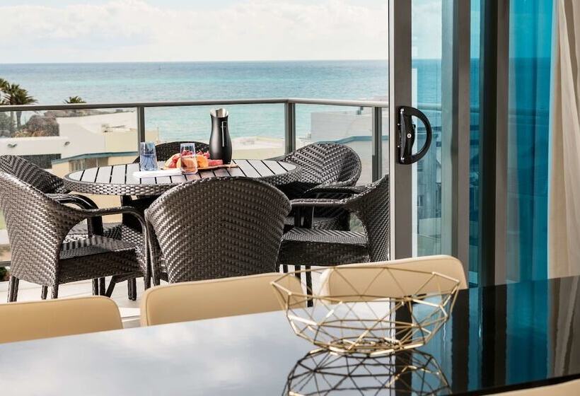 Penthouse Suite, Ramada By Wyndham Vetroblu Scarborough Beach