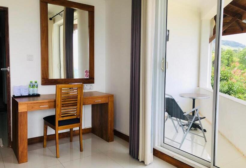 Номер Deluxe с Балконом, The Heaven's Villa Kandy