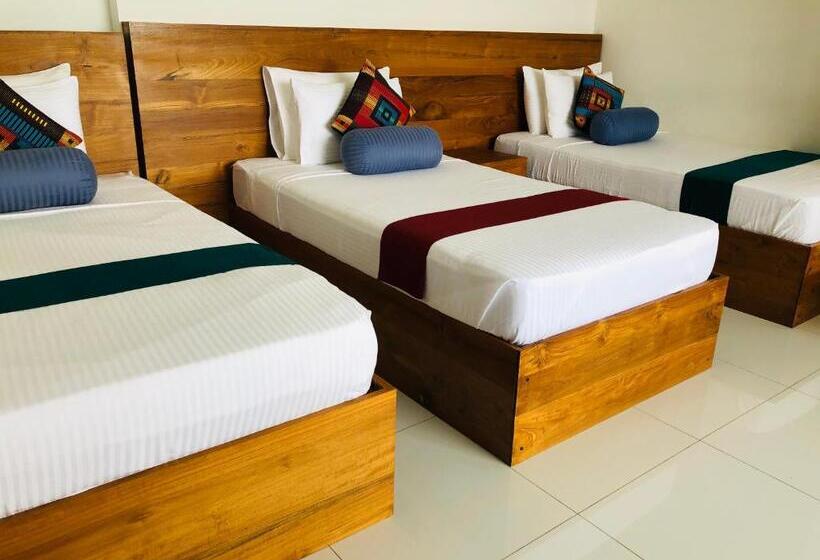 Номер Стандарт Трехместный, The Heaven's Villa Kandy